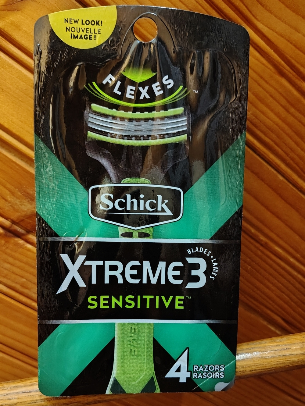 Schick Extreme 3 Blade Sensitive Skin Disposable 4 Pack Men Women Razors NOS